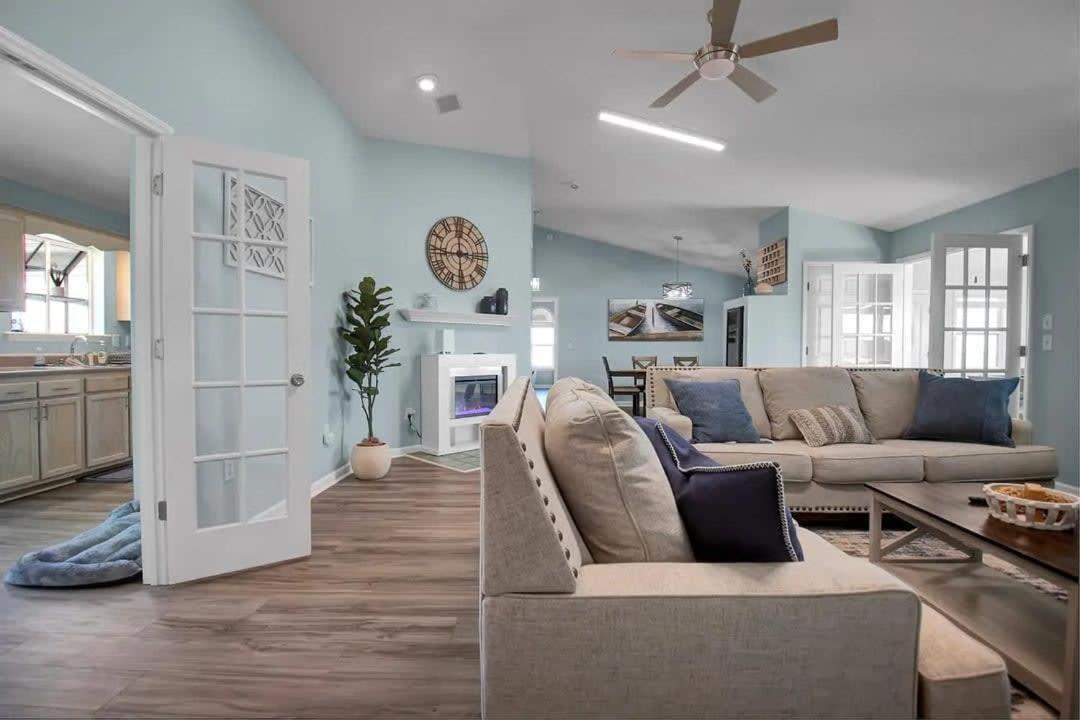 Surf City Serene Waterfront Vacation Home 외부 사진